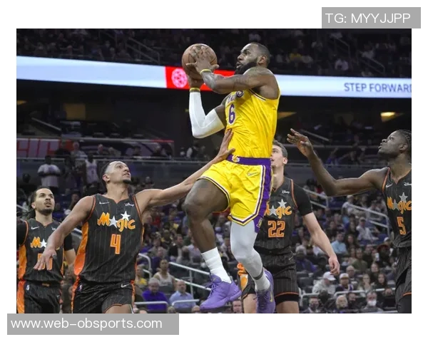 莫布里展现全能进攻能力接队友传球后外线三分精准命中