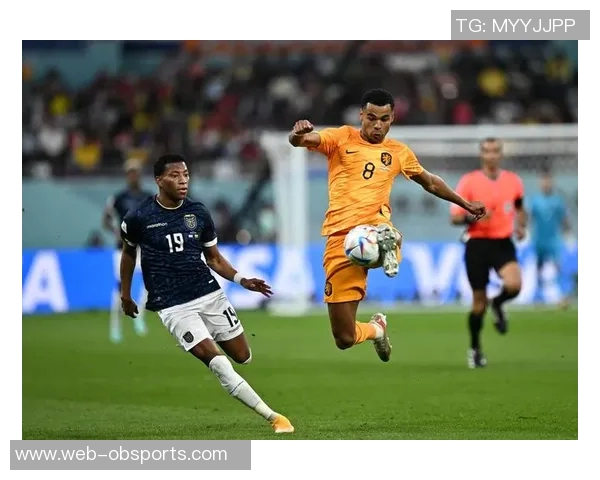 荷兰队官方推特发布海报热身世预赛对阵马耳他德容加克波等明星球员亮相 荷兰队官方推特发布海报热身世预赛对阵马耳他德容加克波等明星球员亮相