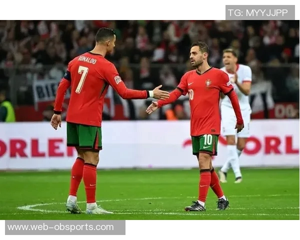 弗里克称赞莱万状态出众或许只有C罗能比肩 弗里克称赞莱万状态出众或许只有C罗能比肩