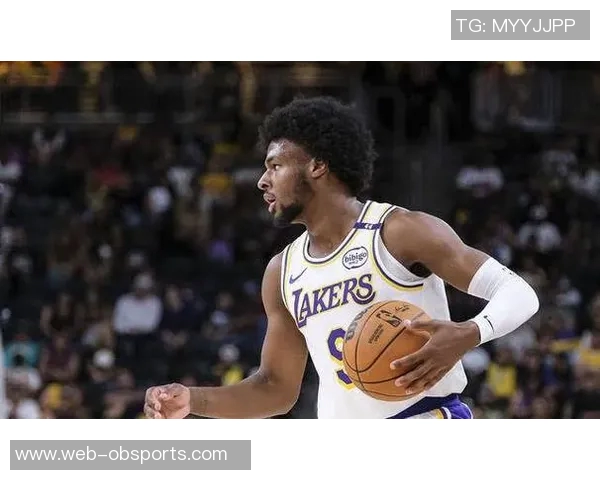 夸梅:布朗尼若想首发需提升接球投篮能力不能只依赖老爸的三分训练 夸梅:布朗尼若想首发需提升接球投篮能力不能只依赖老爸的三分训练